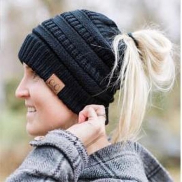 Accessories - Black Beanie Messy Bun High Ponytail Hat